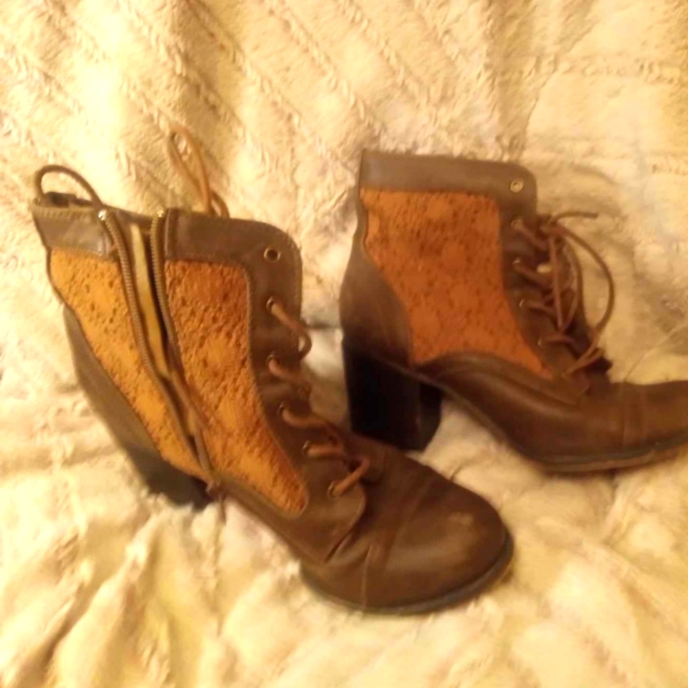 Xoxo size 9lace boots